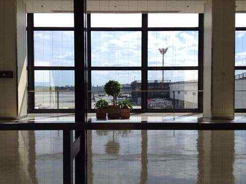 新幹線より飛行機の方が「旅」って感じがするなーと思った話