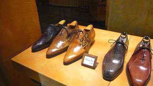 革靴をキレイに磨いて男のレベルを上げよう!身だしなみは...足元から。