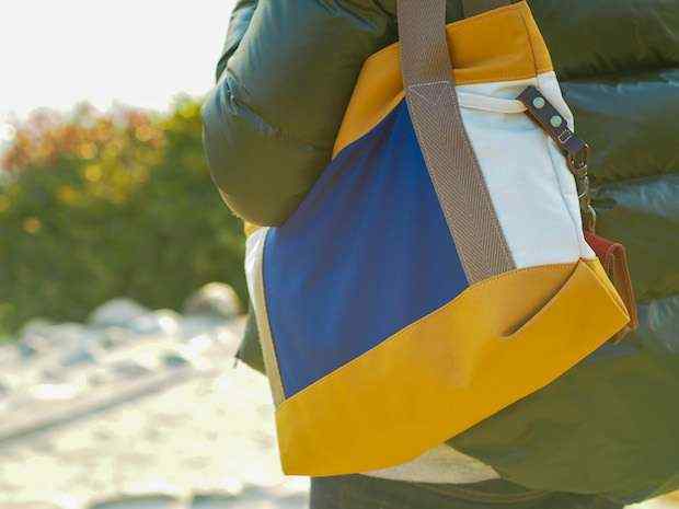 Acruの手仕事展で購入した帆布のトートバッグ。最高に気に入りました！